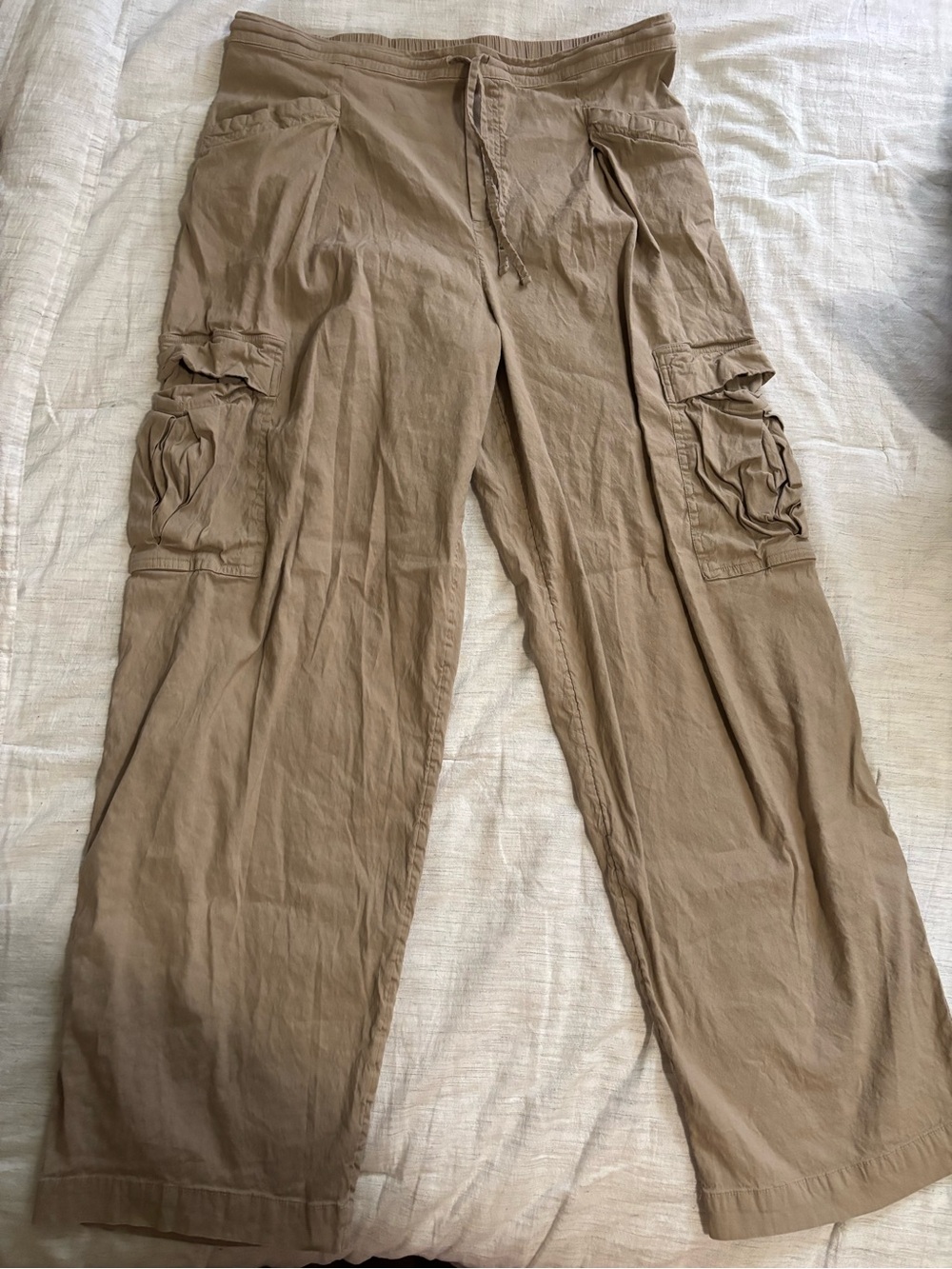 Athleta Cargo Pants in Tan